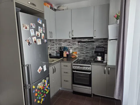 Apartament cu 2 camere, intrare strada Stejarului - fotografie 3